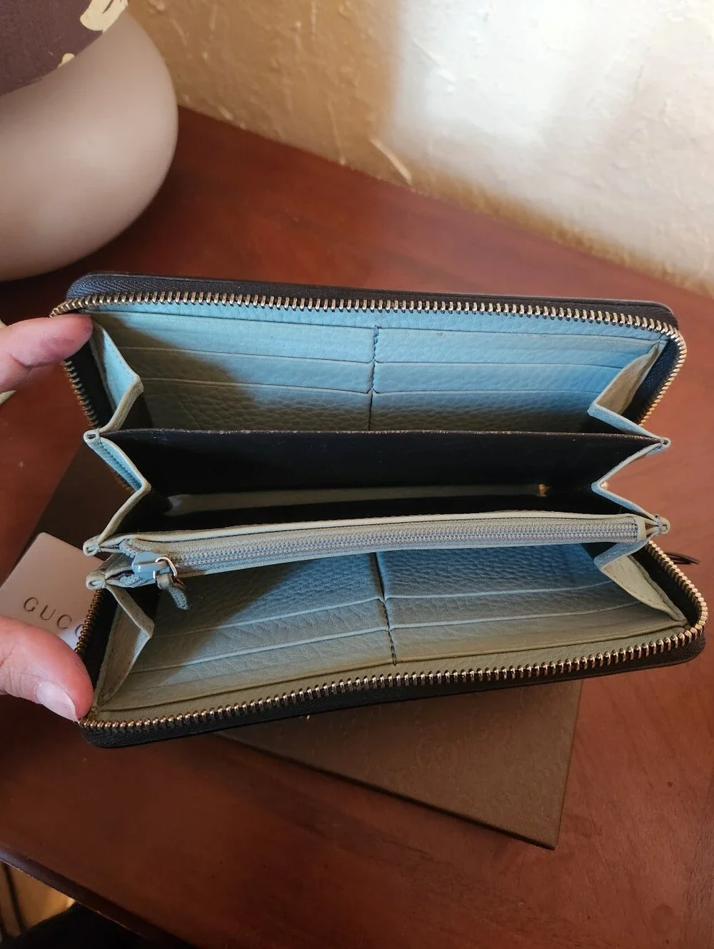 Gucci Soho Interlocking GG Black Leather Zippered Wallet - Picture 4 of 8